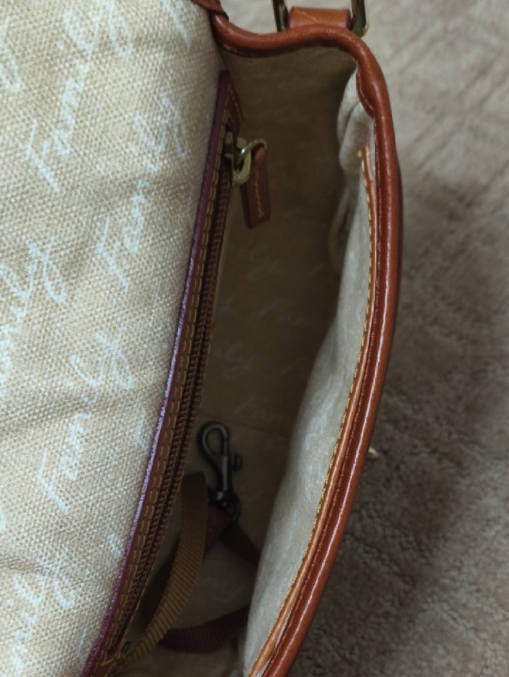 Dooney & Bourke Multicolor Duck Print Crossbody Bag *READ* - Picture 6 of 13